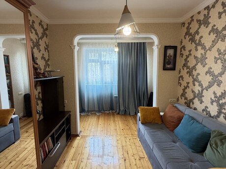 4 otaqlı köhnə tikili - Həzi Aslanov m. - 96 m²