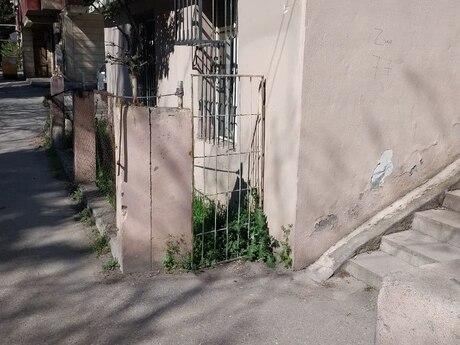 1 otaqlı köhnə tikili - İnşaatçılar m. - 54 m²
