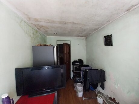 1 otaqlı köhnə tikili - İnşaatçılar m. - 54 m²
