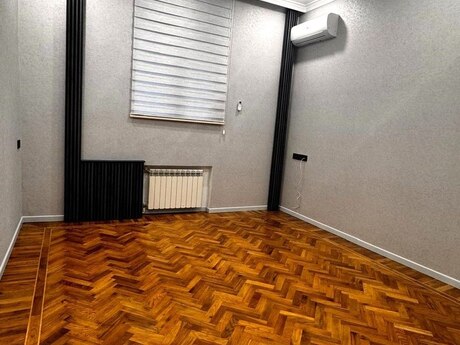 5-комн. офис - м. Элмляр Академиясы - 120 м²