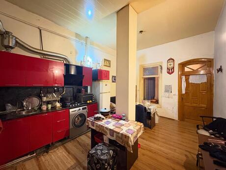 4 otaqlı köhnə tikili - 28 May m. - 85 m²