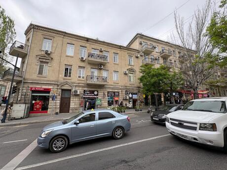4 otaqlı köhnə tikili - 28 May m. - 85 m²