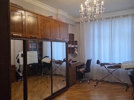 5 otaqlı yeni tikili - Memar Əcəmi m. - 200 m²
