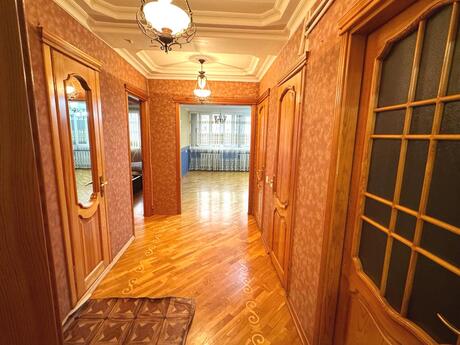 3 otaqlı köhnə tikili - 28 May m. - 100 m²