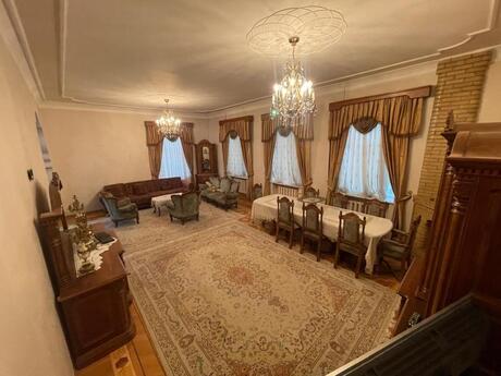6-комн. дом/дача - пос. Бадамдар - 330 м²