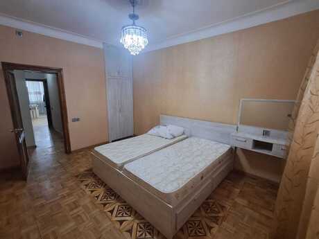 3 otaqlı köhnə tikili - Elmlər Akademiyası m. - 100 m²