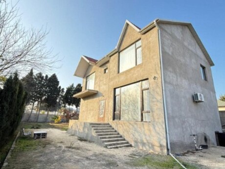 5 otaqlı həyət evi/bağ evi - Novxanı q. - 200 m²