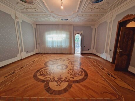 8 otaqlı həyət evi/bağ evi - Gənclik m. - 450 m²