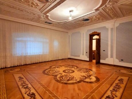8 otaqlı həyət evi/bağ evi - Gənclik m. - 450 m²