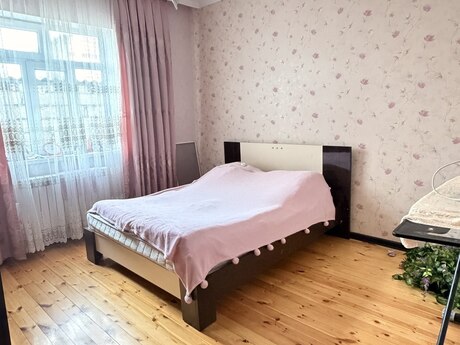 3 otaqlı həyət evi/bağ evi - Yeni Suraxanı q. - 160 m²