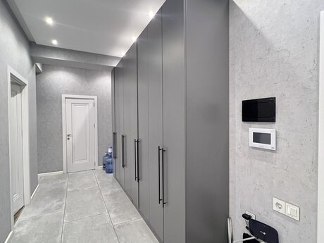 3-комн. новостройка - м. Иншаатчылар - 95 м²