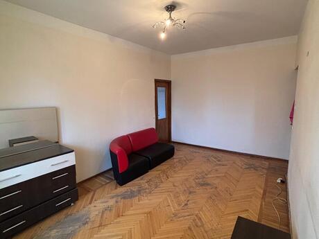 4 otaqlı köhnə tikili - Qara Qarayev m. - 105 m²