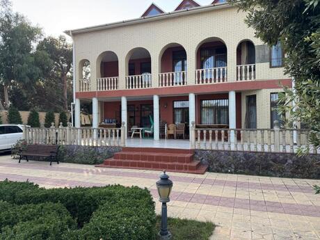 6 otaqlı həyət evi/bağ evi - Mərdəkan q. - 600 m²
