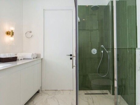 5 otaqlı həyət evi/bağ evi - Sea Breeze q. - 300 m²