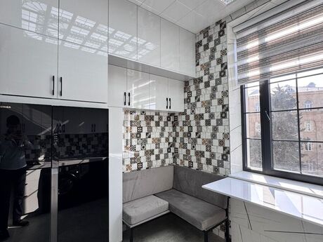 3 otaqlı köhnə tikili - Nizami m. - 95 m²
