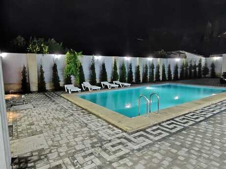 4 otaqlı həyət evi/bağ evi - Şüvəlan q. - 300 m²