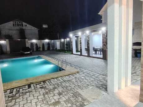 4 otaqlı həyət evi/bağ evi - Şüvəlan q. - 300 m²