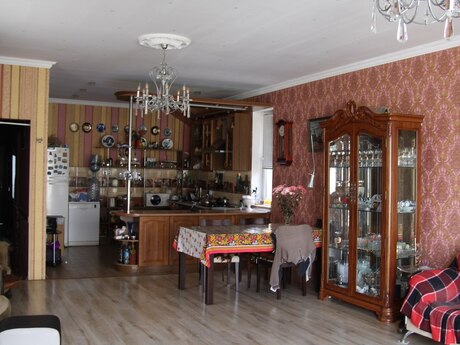 5 otaqlı həyət evi/bağ evi - Həzi Aslanov q. - 240 m²