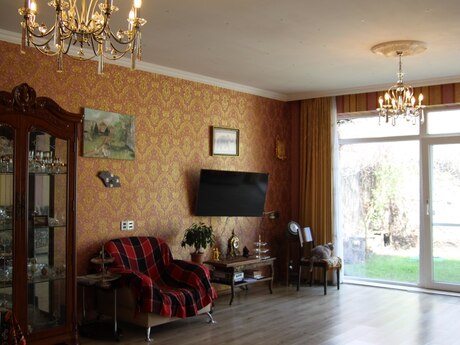 5 otaqlı həyət evi/bağ evi - Həzi Aslanov q. - 240 m²