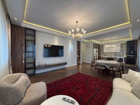 3 otaqlı yeni tikili - Ağ şəhər q. - 157 m²