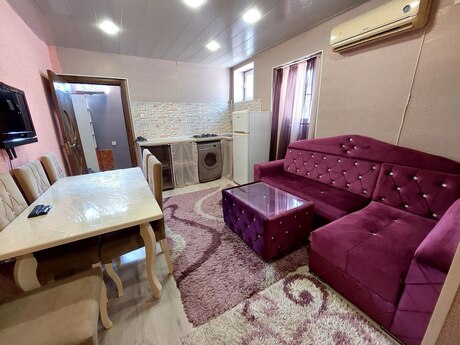 2 otaqlı həyət evi/bağ evi - Elmlər Akademiyası m. - 50 m²