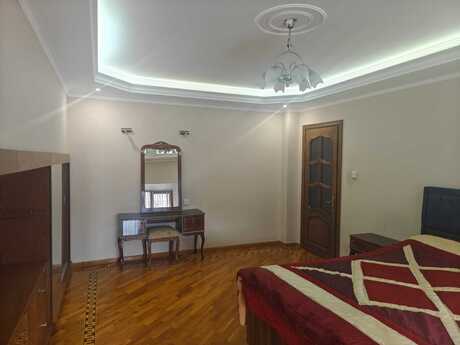 4 otaqlı köhnə tikili - İçəri Şəhər m. - 118 m²