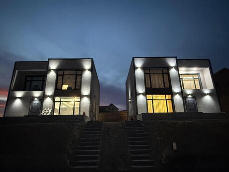8 otaqlı həyət evi/bağ evi - Novxanı q. - 400 m²