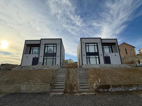 8 otaqlı həyət evi/bağ evi - Novxanı q. - 400 m²