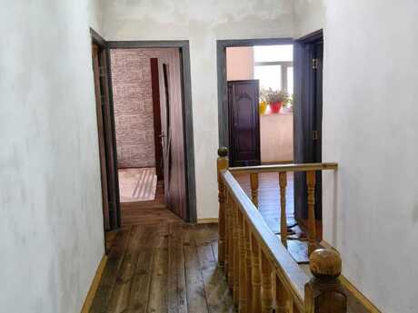 6 otaqlı həyət evi/bağ evi - Binəqədi q. - 240 m²