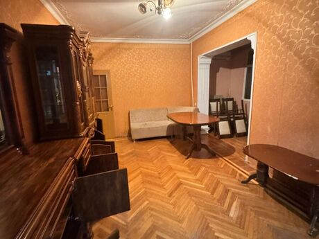 2 otaqlı köhnə tikili - Azadlıq Prospekti m. - 65 m²