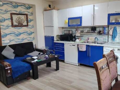 4 otaqlı köhnə tikili - İnşaatçılar m. - 120 m²
