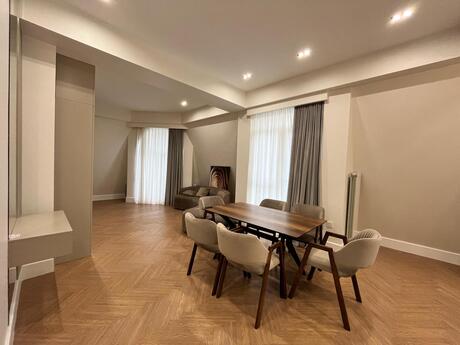 Elan №6061704 - Bakı, Ağ şəhər q., 2 otaqlı, 100 m², 7/8 mərtəbə