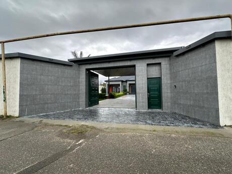 4 otaqlı həyət evi/bağ evi - Novxanı q. - 240 m²