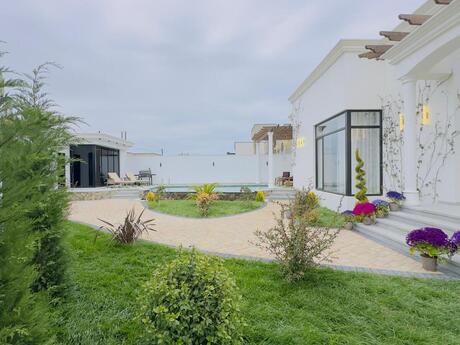 5 otaqlı həyət evi/bağ evi - Mərdəkan q. - 250 m²