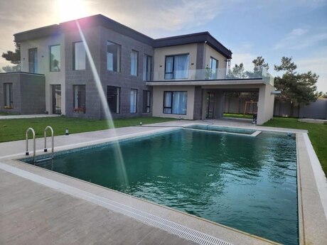 5-комн. дом/дача - пос. Sea Breeze - 500 м²