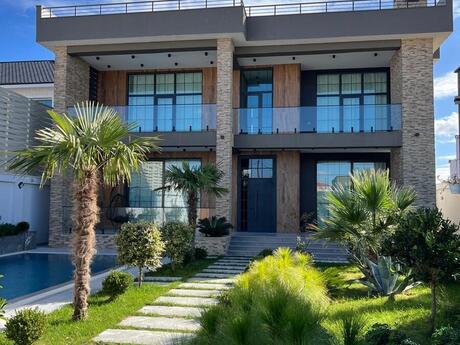 4 otaqlı həyət evi/bağ evi - Buzovna q. - 380 m²
