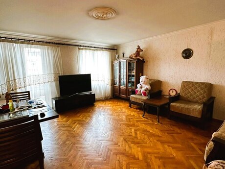 Elan №6061762 - Bakı, Nəriman Nərimanov m., 3 otaqlı, 75 m², 4/5 mərtəbə