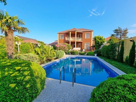 4 otaqlı həyət evi/bağ evi - Mərdəkan q. - 380 m²