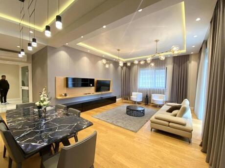3 otaqlı yeni tikili - Ağ şəhər q. - 140 m²