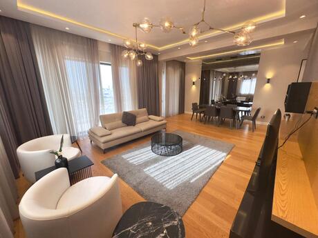 3 otaqlı yeni tikili - Ağ şəhər q. - 140 m²