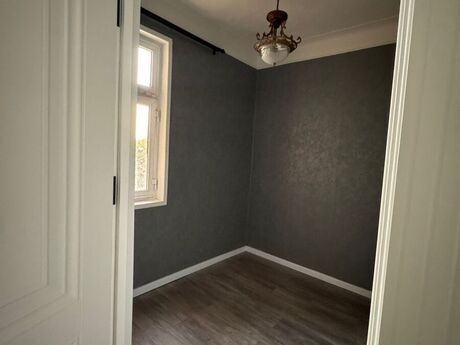 2 otaqlı köhnə tikili - Azadlıq Prospekti m. - 45 m²