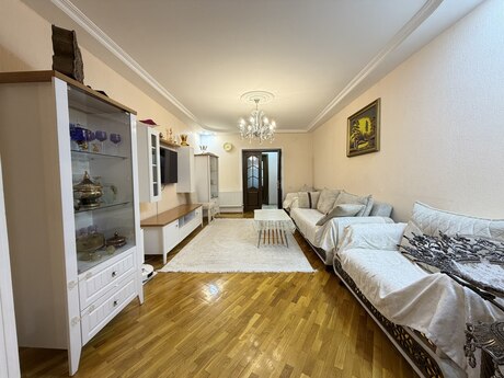 3 otaqlı köhnə tikili - Bakıxanov q. - 100 m²