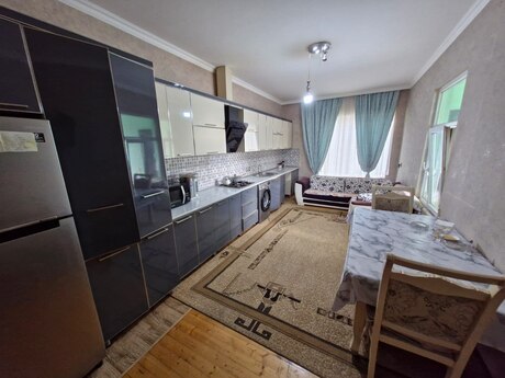 4 otaqlı həyət evi/bağ evi - NZS q. - 200 m²