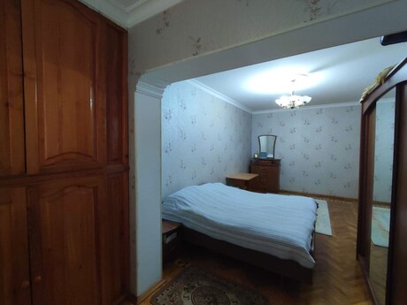 4 otaqlı köhnə tikili - Neftçilər m. - 120 m²