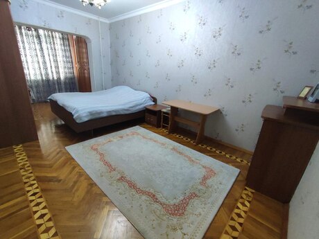 4 otaqlı köhnə tikili - Neftçilər m. - 120 m²
