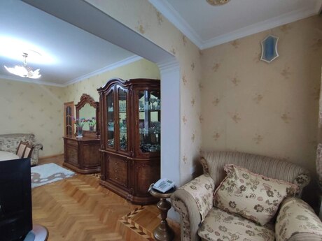 4 otaqlı köhnə tikili - Neftçilər m. - 120 m²