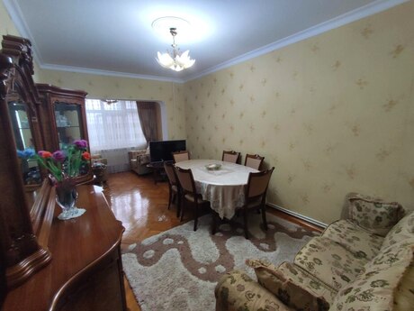 4 otaqlı köhnə tikili - Neftçilər m. - 120 m²