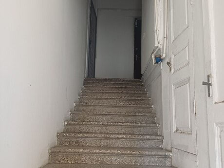 1 otaqlı köhnə tikili - Nizami m. - 30 m²