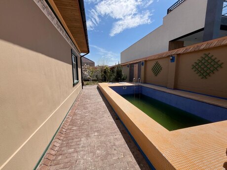 5 otaqlı həyət evi/bağ evi - Şüvəlan q. - 190 m²
