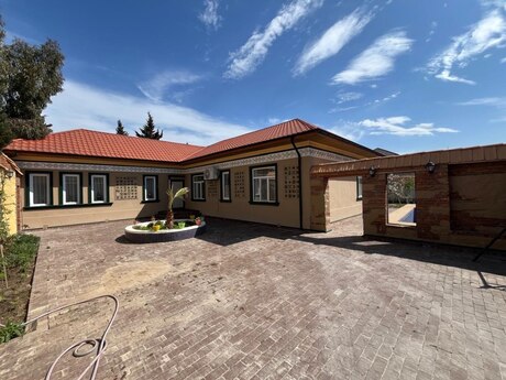 5 otaqlı həyət evi/bağ evi - Şüvəlan q. - 190 m²